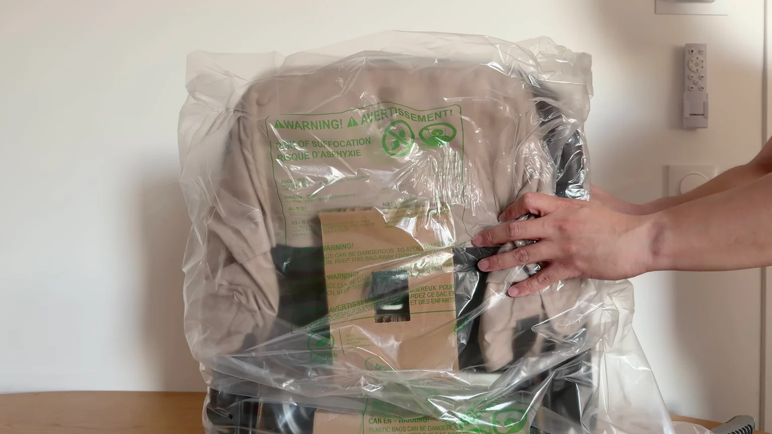 Cybex Orfeo 4 pliée dans son emballage de protection