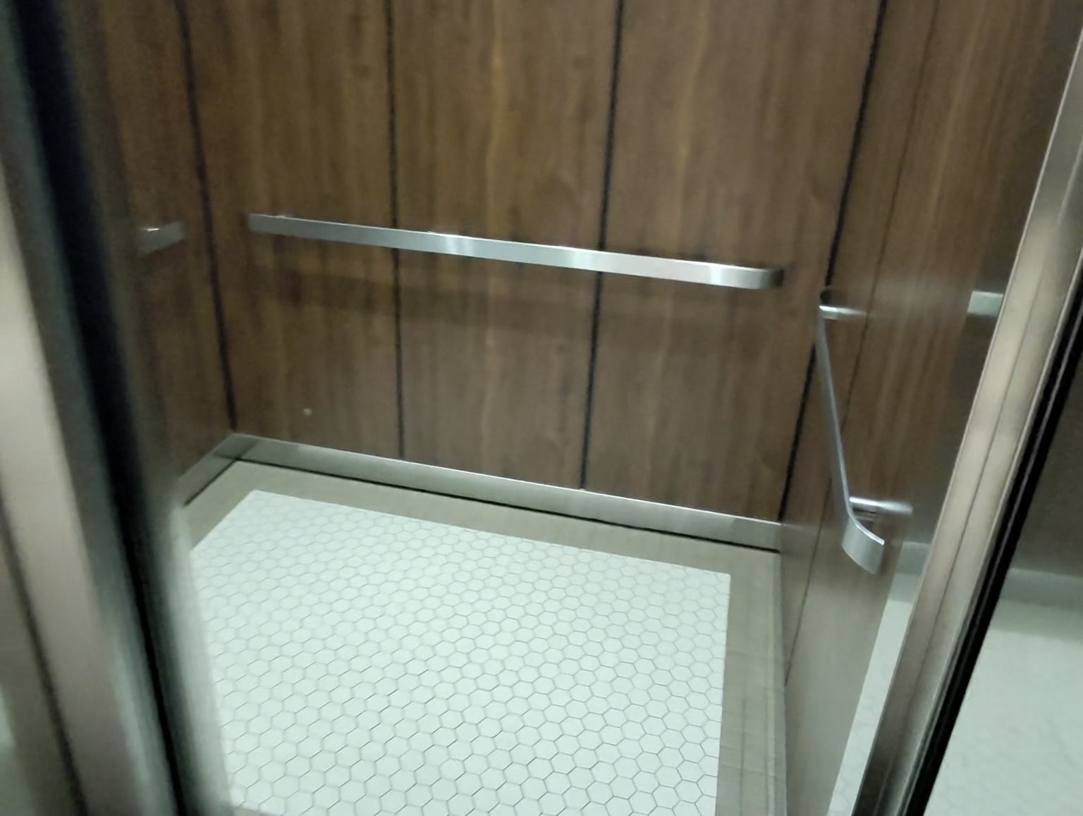 Intérieur de l’ascenseur emprunté chez Ghirardelli.