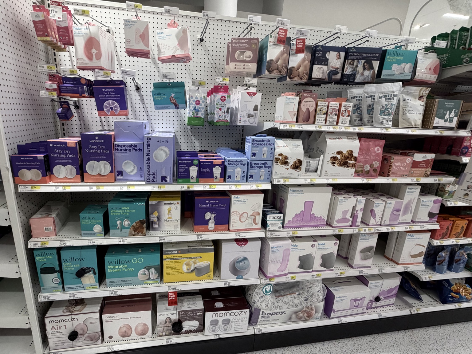 Rayon allaitement du Target de Chicago : coussinets, sachets de conservation du lait, tire-lait et accessoires.